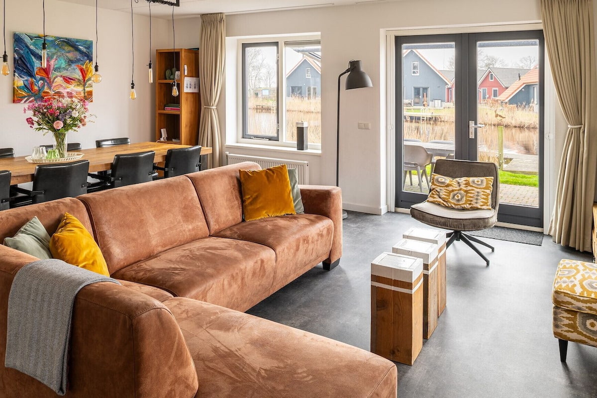 Villa (Watervilla Brasem) | Wohnzimmer | Fernseher