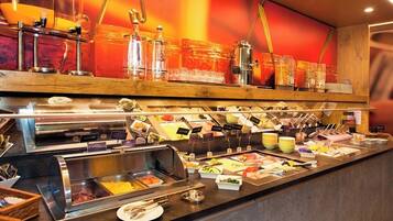 Daily buffet breakfast (EUR 14.9 per person)