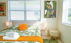 Iron/ironing board, WiFi, bed sheets