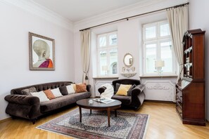 Apartament (5) | Vardagsrum | Platt-tv