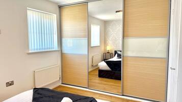 2 bedrooms, iron/ironing board, free WiFi, bed sheets