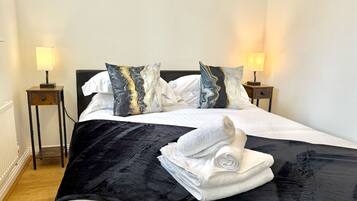 2 bedrooms, iron/ironing board, free WiFi, bed sheets