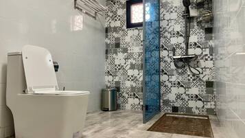 Combinazione doccia/vasca, set di cortesia gratuito, asciugacapelli