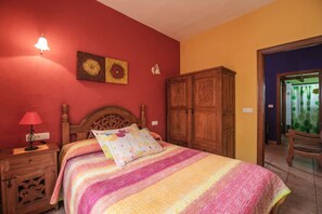 2 habitaciones, tabla de planchar con plancha, wifi y ropa de cama
