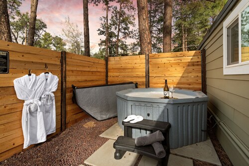 Shoreline Village Cabin 5