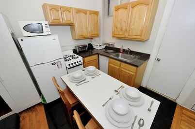 Midtown West Furnished Apartment 3BR Perfect Share