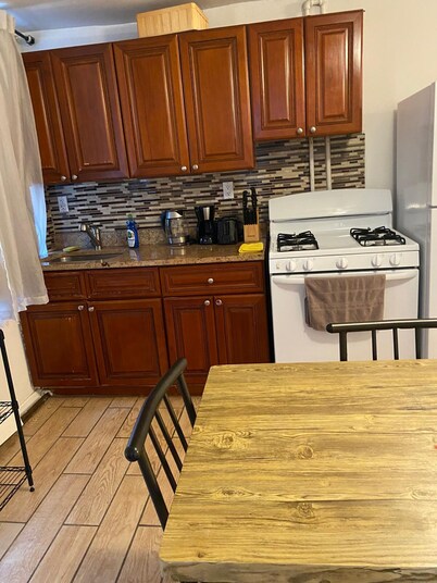 Prime Murray Hill 2 BR Gem