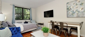 Charming UES Studio Walk to Subway Central Park