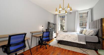 Spacious Upper East Side Studio