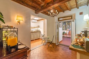 Tägliches inbegriffenes Frühstücksbuffet