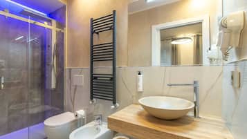 Triple Room | Bathroom