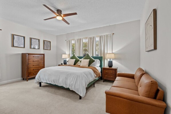 3 soverom, skrivebord, strykejern/-brett og wi-fi (inkludert)