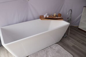 Handtücher, Seife, Toilettenpapier