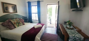 Standard Double Room, 1 Bedroom, Balcony, Garden View | Minibar, in-room safe, laptop workspace, blackout curtains - Kelkiewyn Guesthouse Caledon (Caledon)
