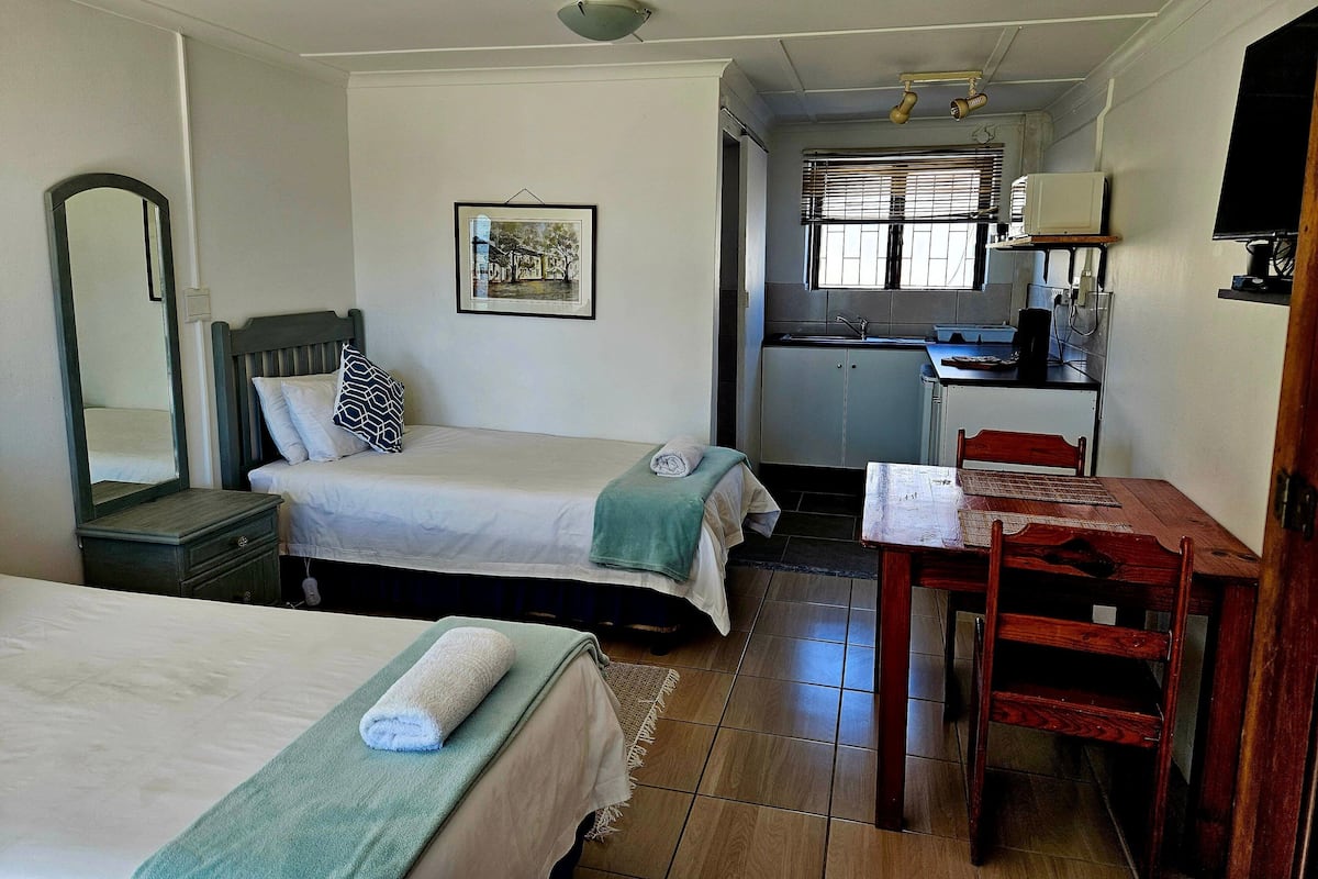 Basic Double or Twin Room, 1 Bedroom, Pool View