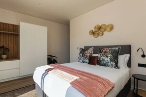 2 chambres, bureau, fer et planche à repasser, Wi-Fi gratuit