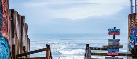 Familiehus, balkong | Utsikt mot strand/hav