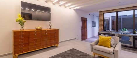 Appartement, 3 chambres | Coin séjour