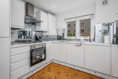 Luxury 2bed 2bath-ground Floor-free Parking