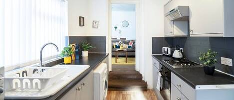 Apartment | 3 bedrooms, desk, Internet