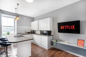 Apartment | 1 bedroom, Internet - 1bed-town Centre-free Parking (Dunfermline)