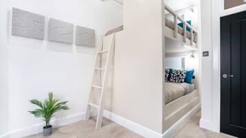 Apartment | 1 bedroom, desk