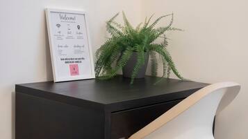 Apartment | 2 bedrooms, desk, Internet