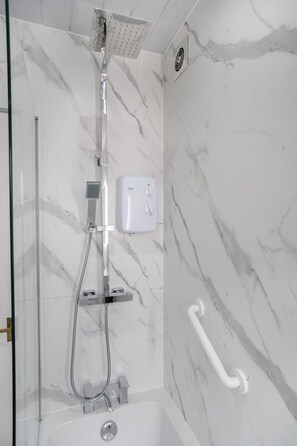 Apartamento | 2 dormitorios, escritorio, Internet