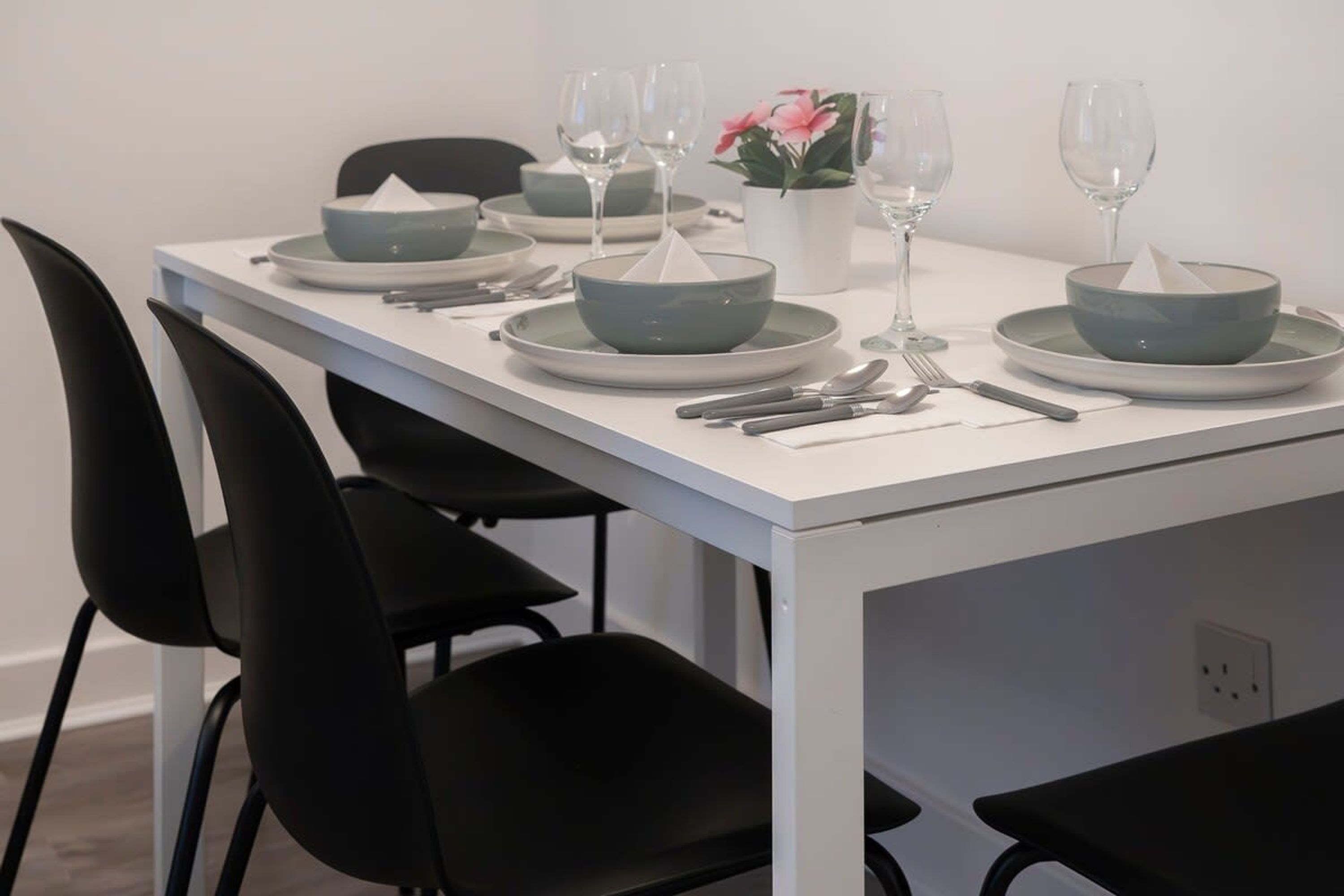 Apartment | 2 bedrooms, desk, Internet