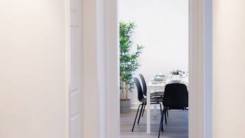 Apartment | 2 bedrooms, desk, Internet