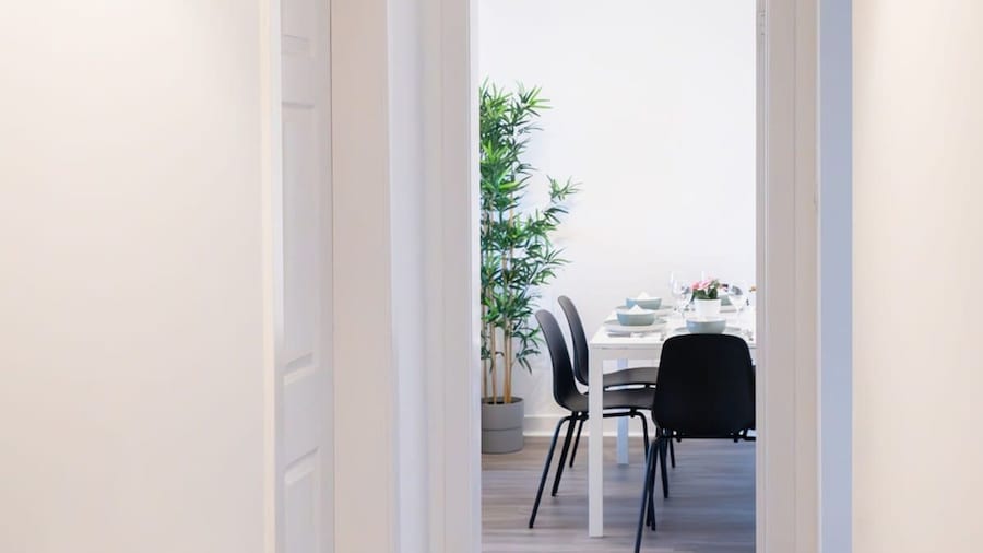 2 Bedroom Apartment-free Parking