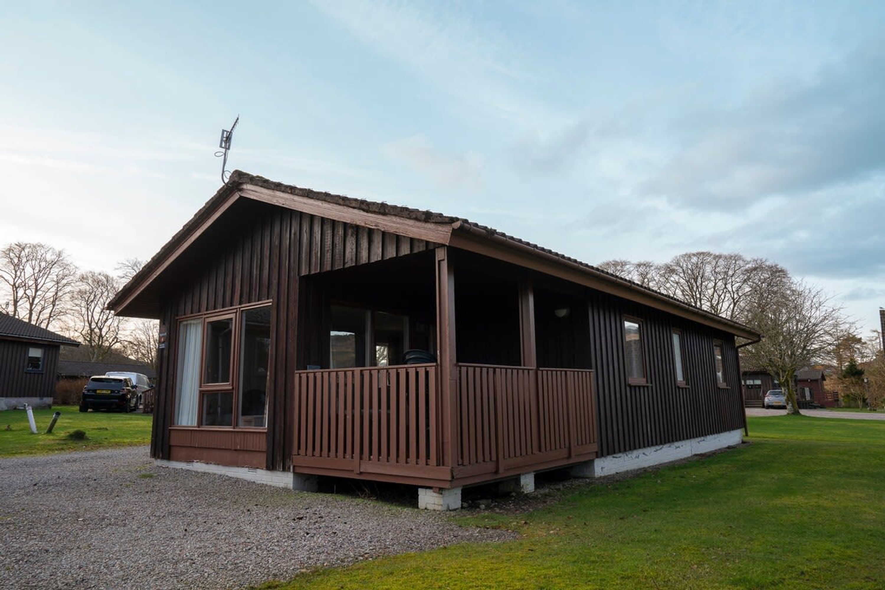 3 عدّة غرف نوم وخدمة الإنترنت