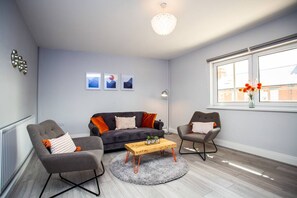 Apartment | 3 bedrooms - Large 3 Bed Apartment-sea Road (Sunderland)