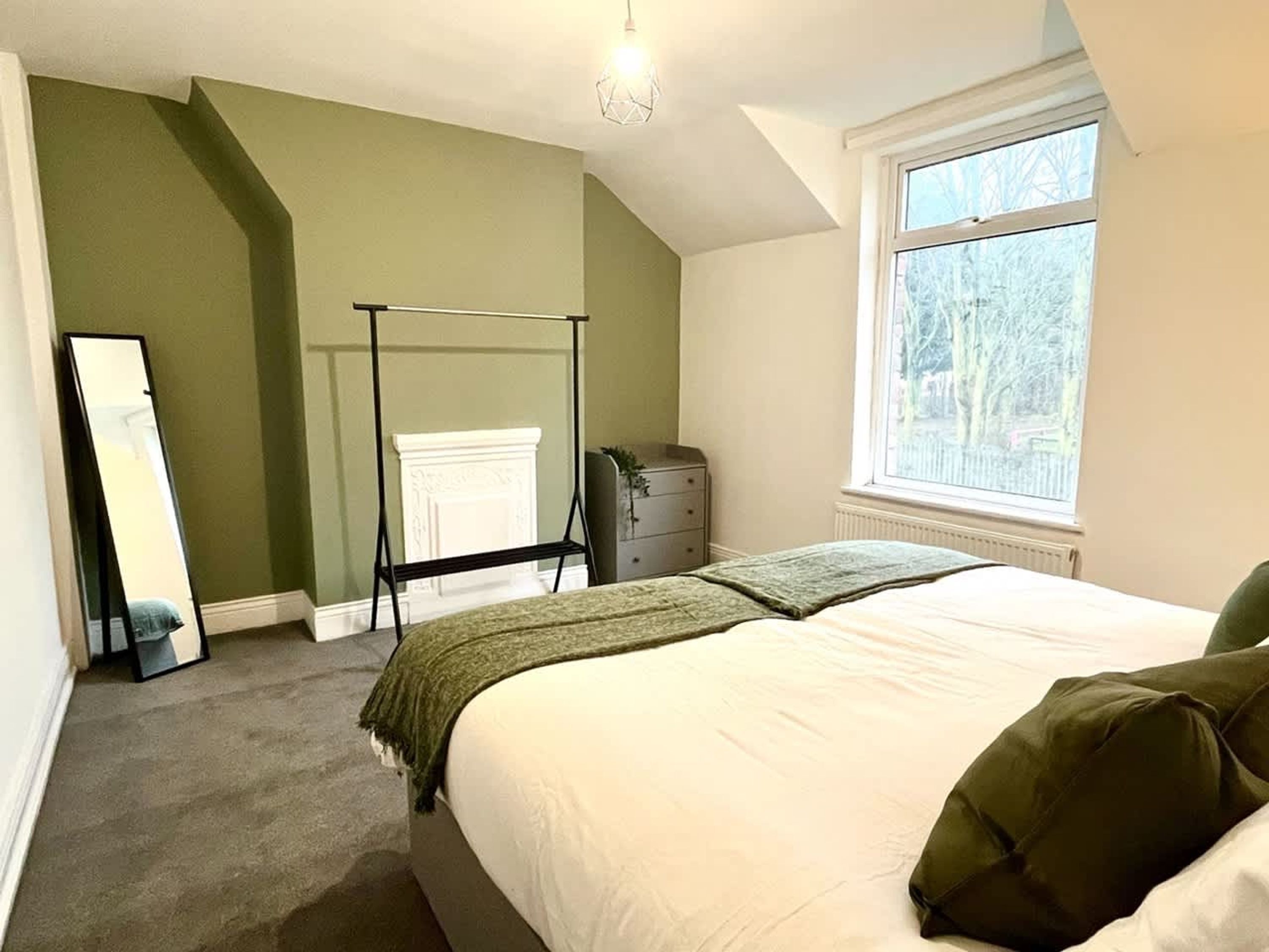 House | 2 bedrooms, desk, Internet