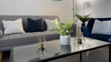 House | 2 bedrooms, desk, Internet