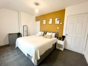 House - 2bed House-10min Drive to Durham (Durham)