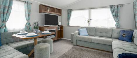 Apartment | 3 bedrooms, desk, Internet