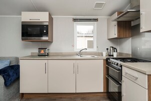 3 habitaciones, escritorio y acceso a internet 