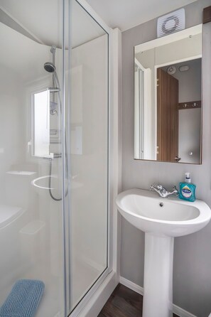 3 bedrooms, desk, Internet - Seton Sands-3 Bed Static Caravan (Prestonpans)