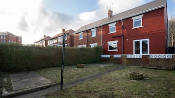 House | 3 bedrooms, desk, Internet