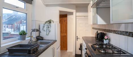 Apartment | 3 bedrooms, desk, Internet