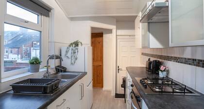 3 Bed-free Parking-close to City