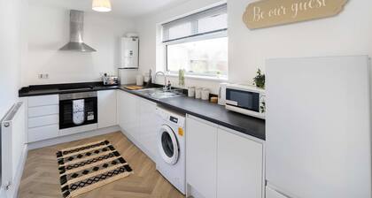 Modern - 2 Bed - Free Parking