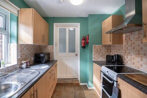 Lägenhet | 3 sovrum, skrivbord och internet