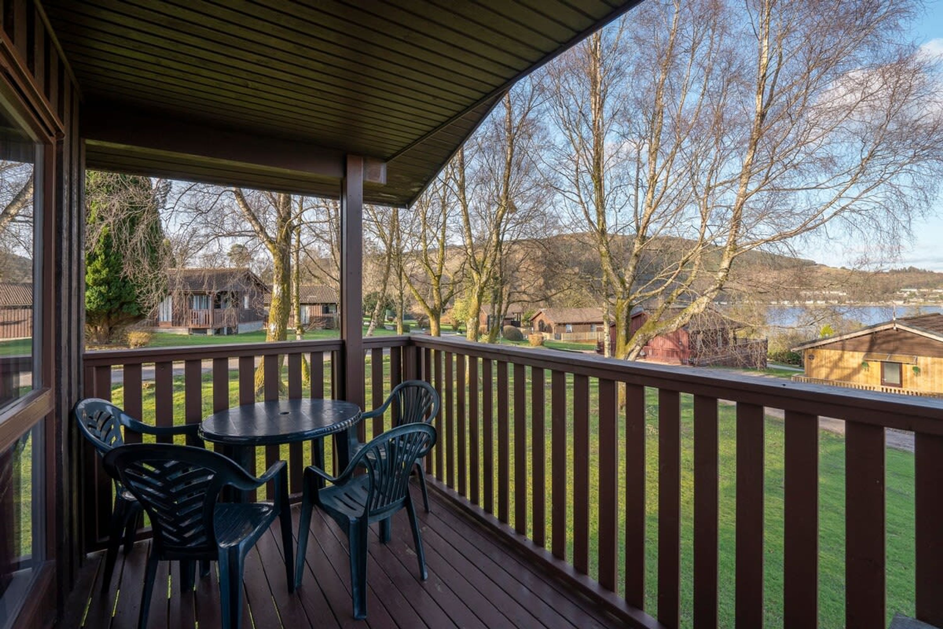 3 عدّة غرف نوم وخدمة الإنترنت