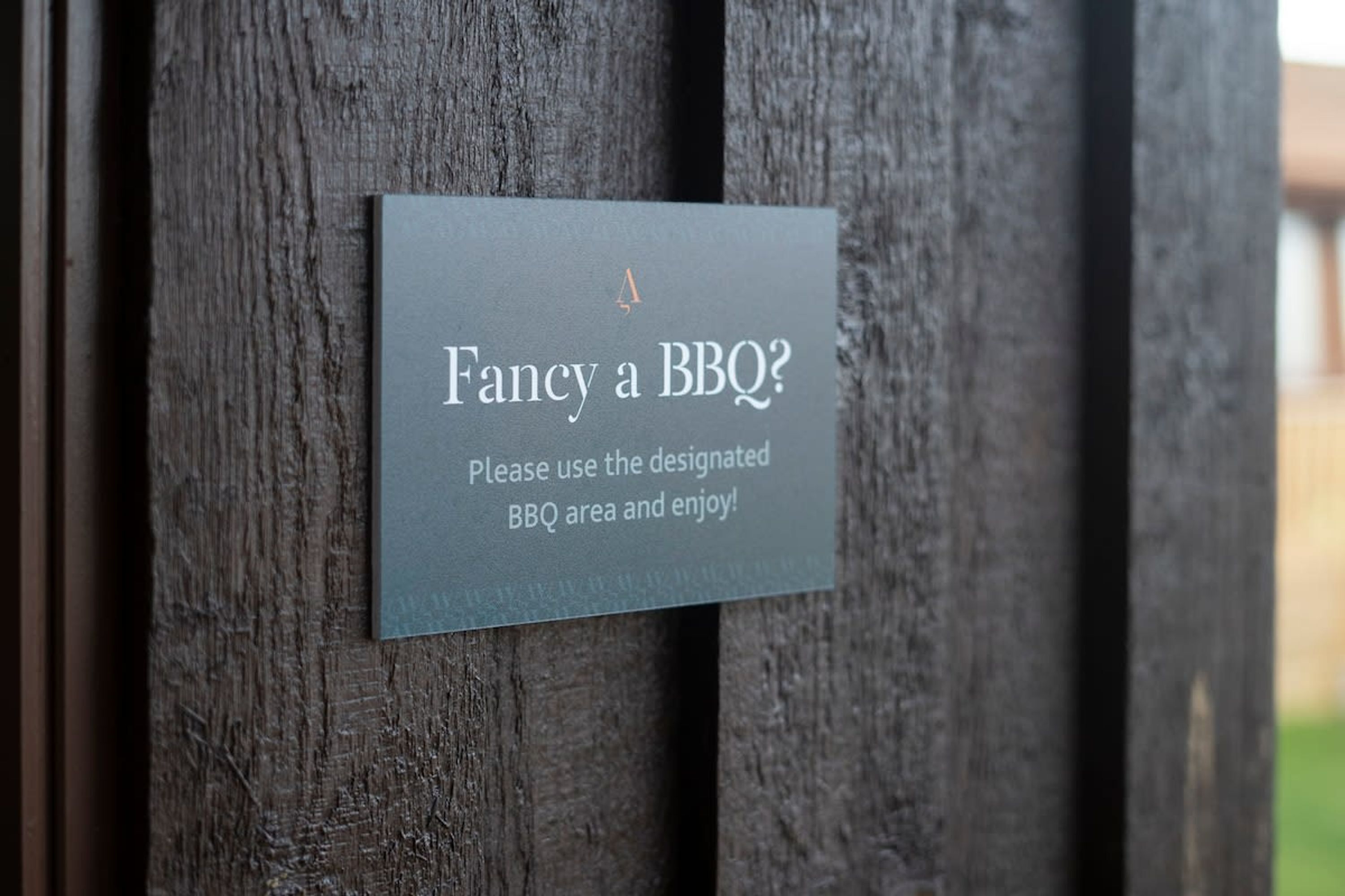 3 عدّة غرف نوم وخدمة الإنترنت