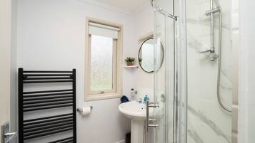 Apartment | 3 bedrooms, Internet