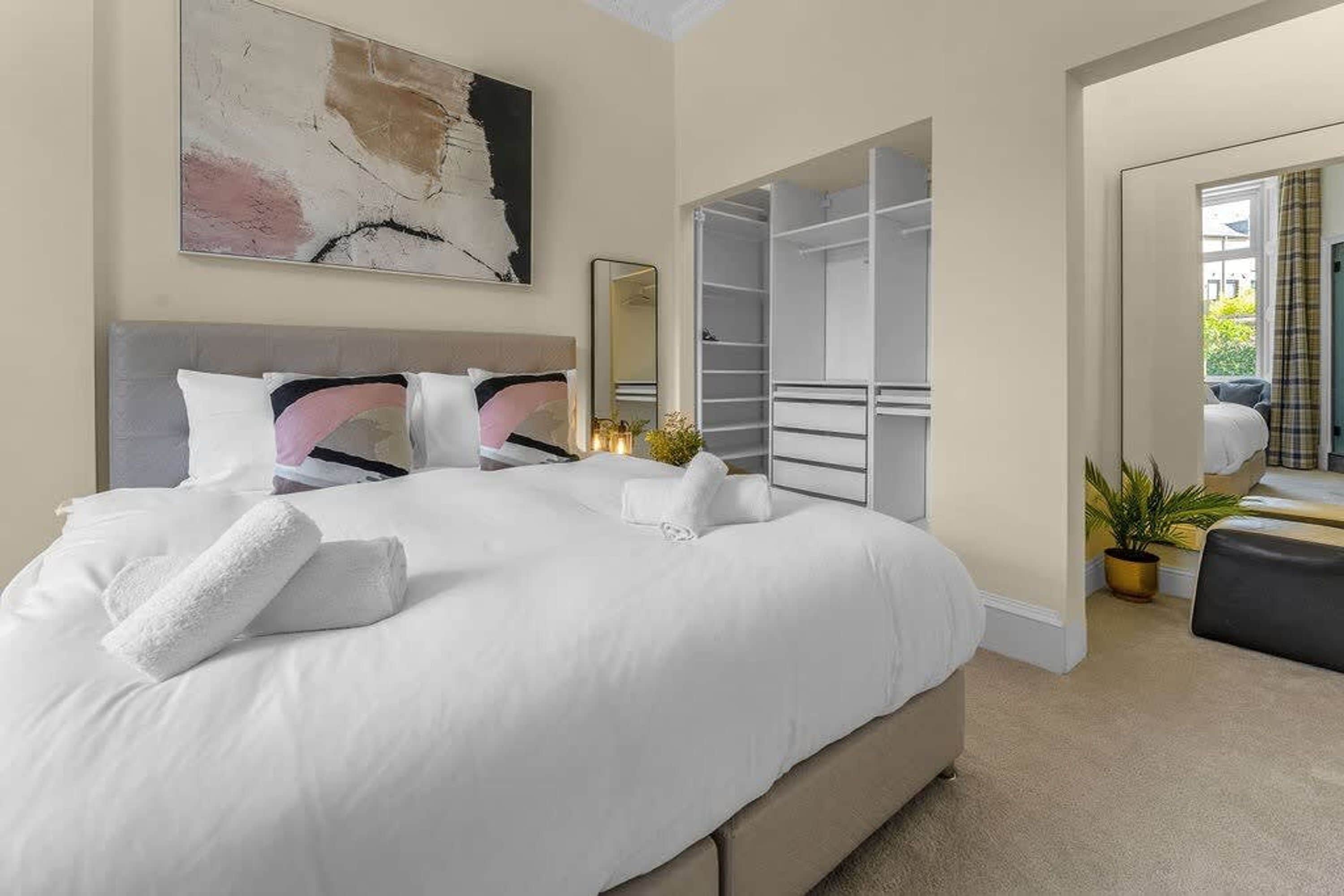 Apartment | 2 bedrooms, desk, Internet