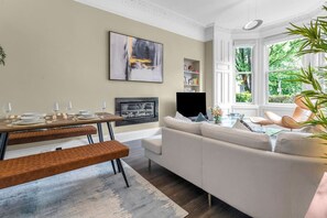 Apartment - Stylish Elegance in City s Heart (Edinburgh)