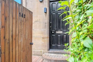 Leilighet | 2 soverom, skrivebord og internett